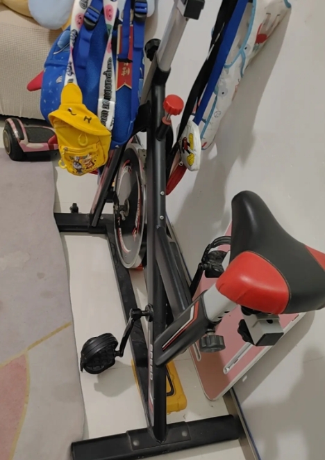 動(dòng)感單車(chē)出售80元，需要自提